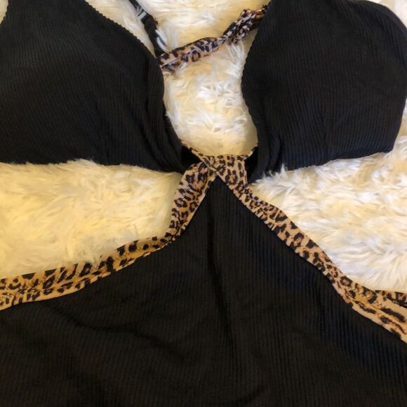 Leopard Print Contrast Trim Stretch Plunged Cut Out One-Piece Swimsuit XL NWT - Picture 4 of 9